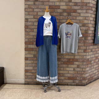 >ネコＴシャツ<